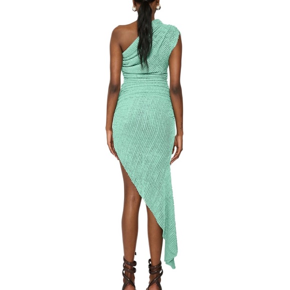 Coucoo Dresses & Skirts - Elegant Asymmetrical One-Shoulder Dress in Mint Green